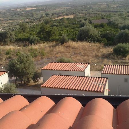 Sivillage Motta SantʼAnastasia Exteriör bild